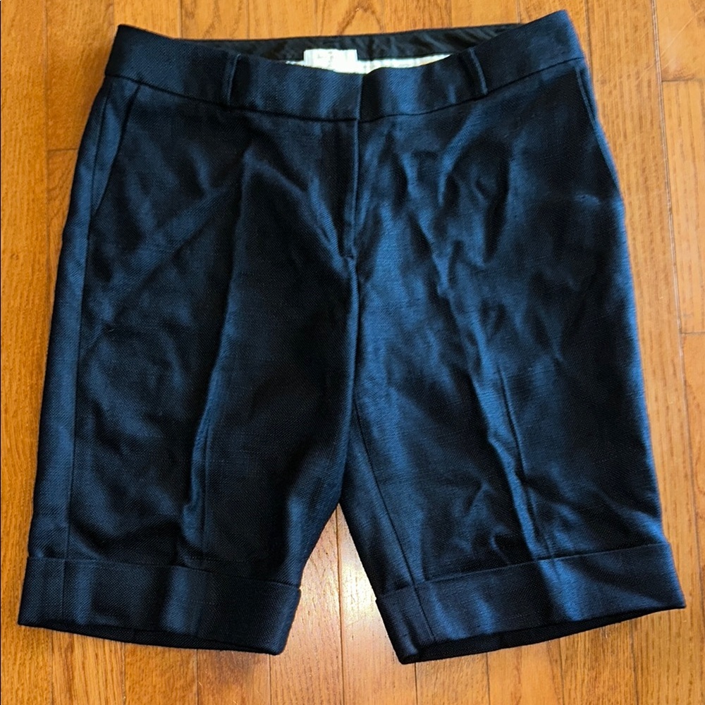 Kate Spade linen Bermuda shorts. Sz 6. Navy blue cuffed. 9” inseam. Size 6.